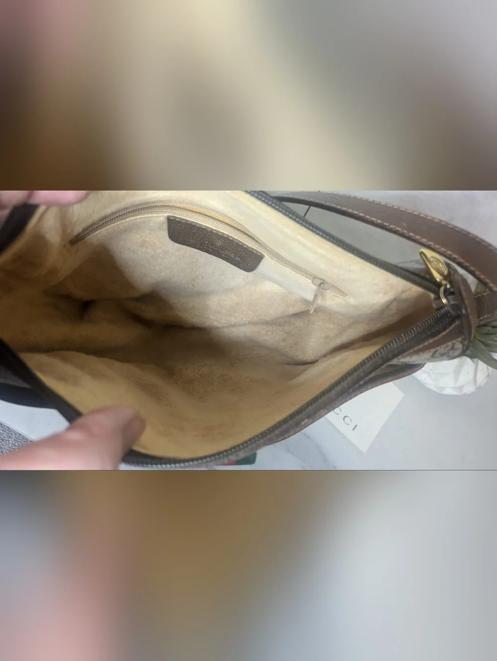 Gucci Supreme Canvas Crossbody Bag Purse - Picture 5 of 11